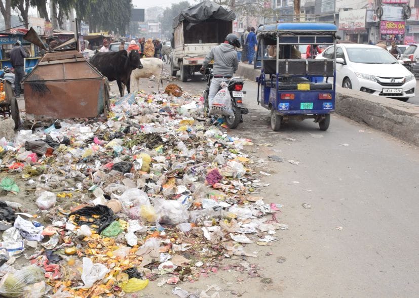 Environment friendly adamant on demands, did not lift garbage for five days