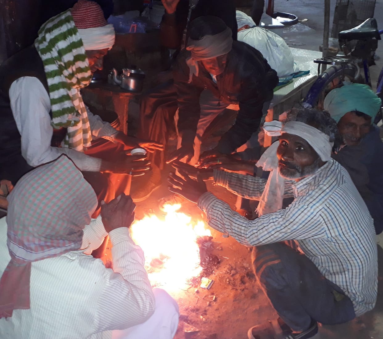 Hathras: Cold air and melting caused people relief, sunshine got some relief