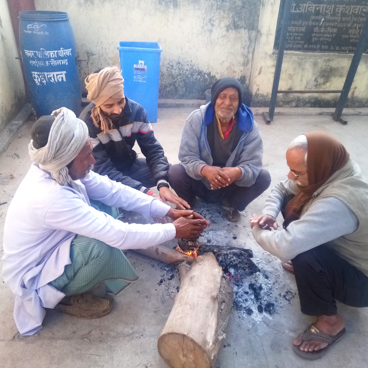 Mercury slipped to 2.6 degree Celsius, maximum melting people suffering