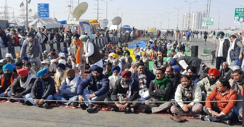 Behad and Congressmen reach Ghazipur border by dodging police