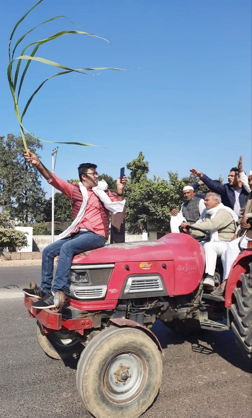 Farmers' convoy, waved sugarcane on highway in protest against agricultural law