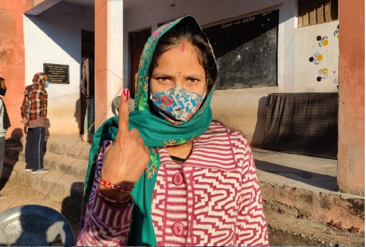 DDC election jammu kashmir voting for eighth and final phase going on voters queues