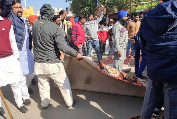 Farmers protest against BJP Fast program in Haryana