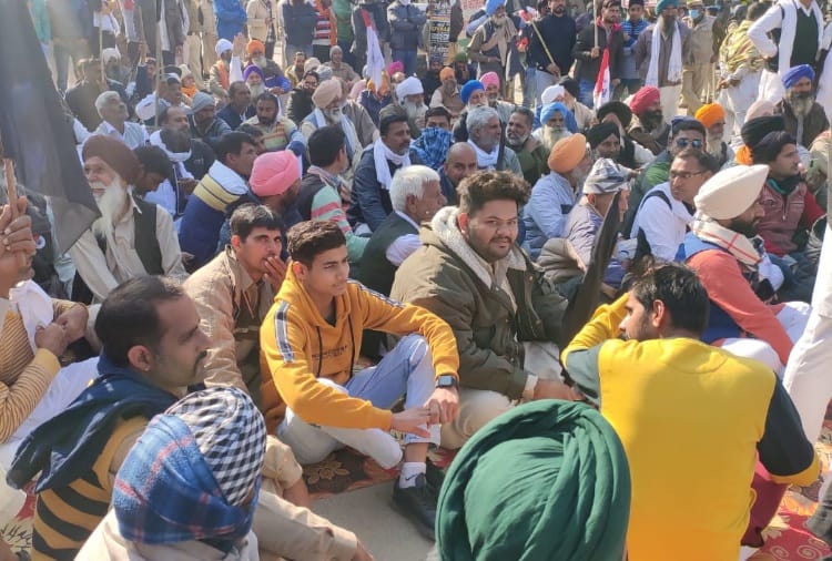 Farmers protest against BJP leaders fasting in Haryana