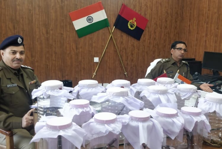 Two persons arrested with illegal weapons in Sirsa of Haryana