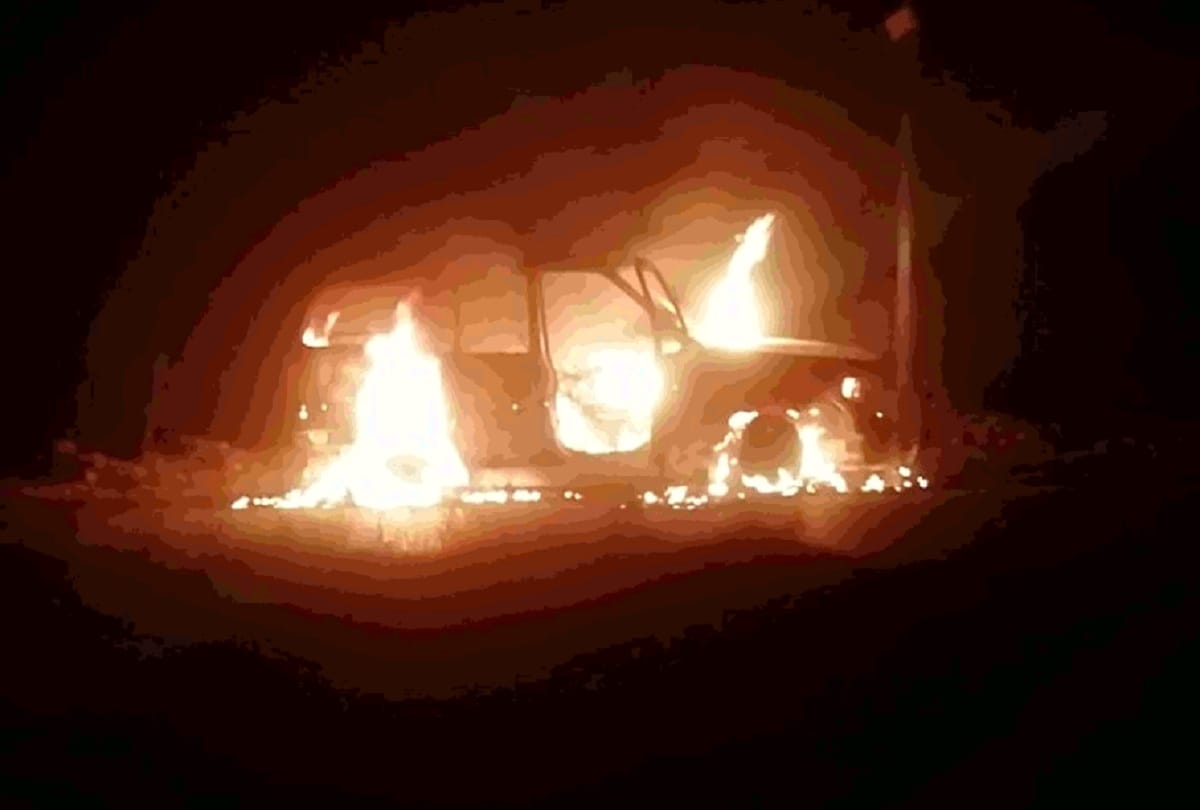 Truck caught fire in Varanasi driver dead