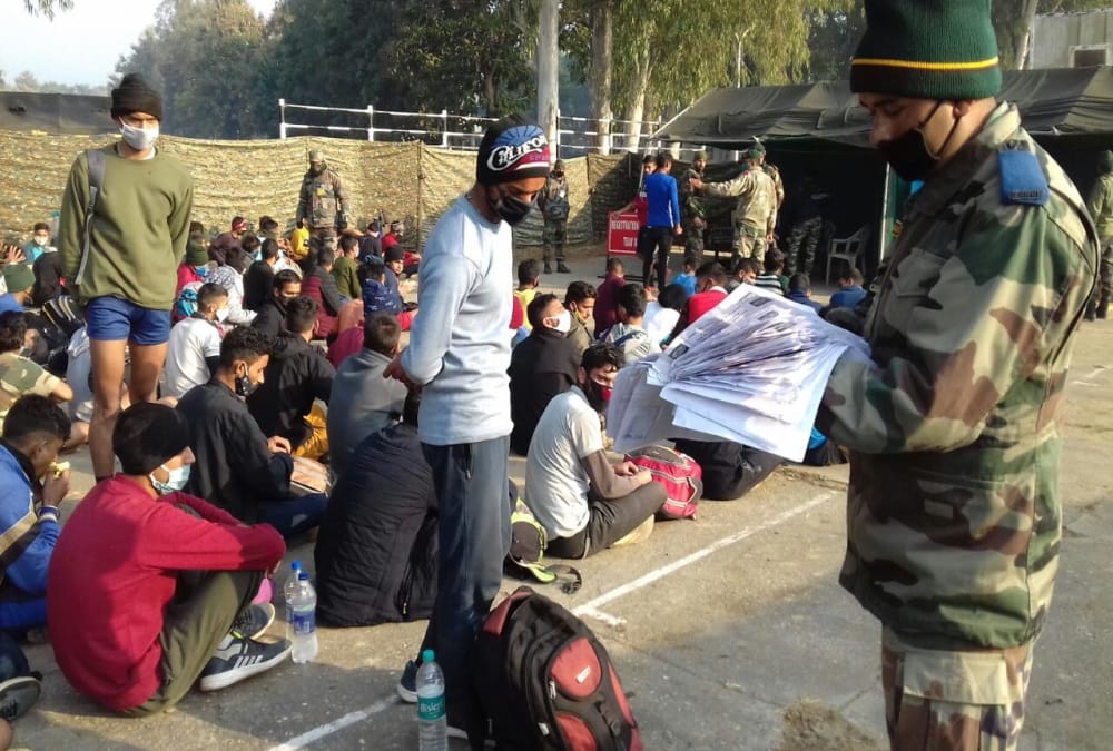 Indian Army Bharti Rally: Youth Crowd in Sena Bharti Rally in Uttarakhand Kotdwar during Bitter Cold Weather