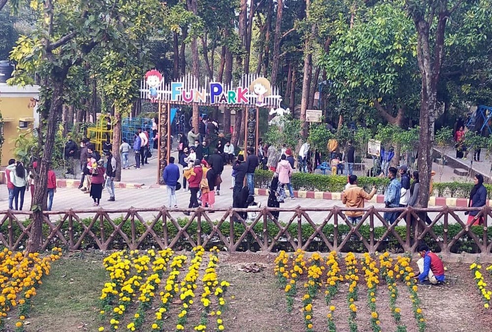 Coronavirus in Uttarakhand Latest News Today: Tourist Heavy Crowd in Dehradun Zoo Photos