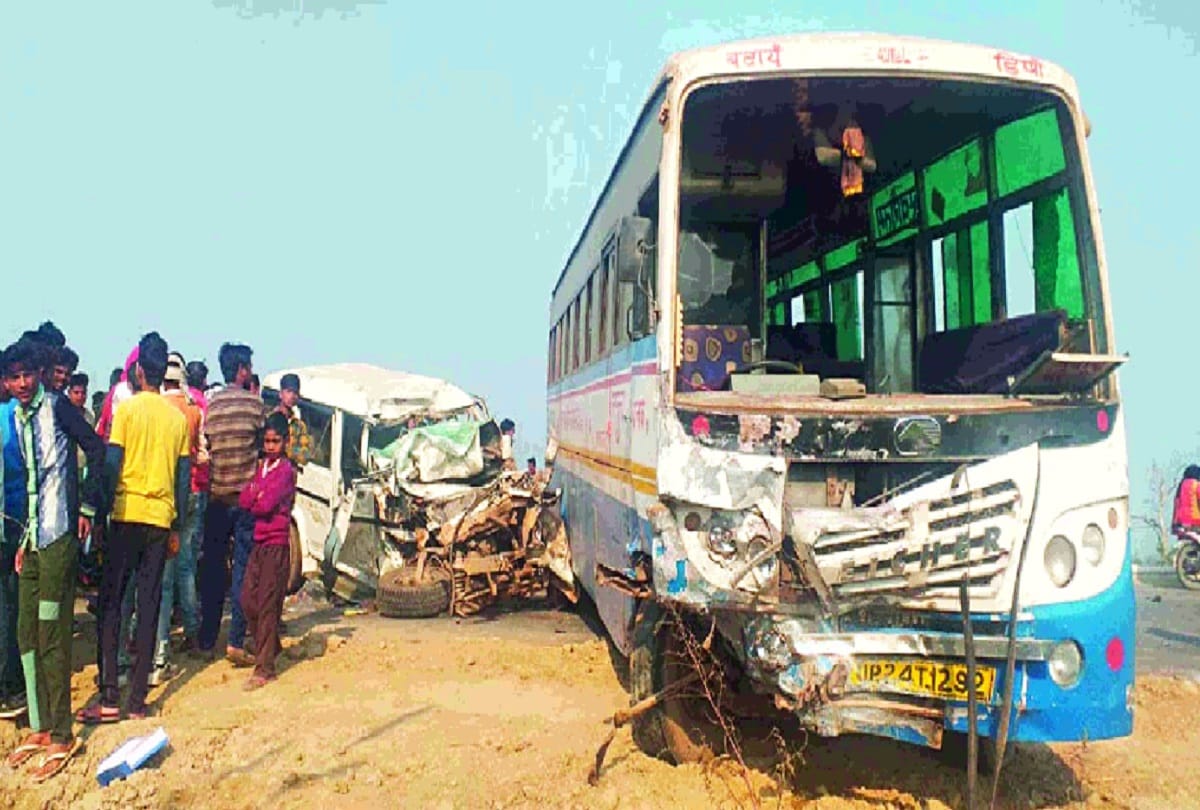 Bus and Boloro collide in Aligarh three people killed six injured