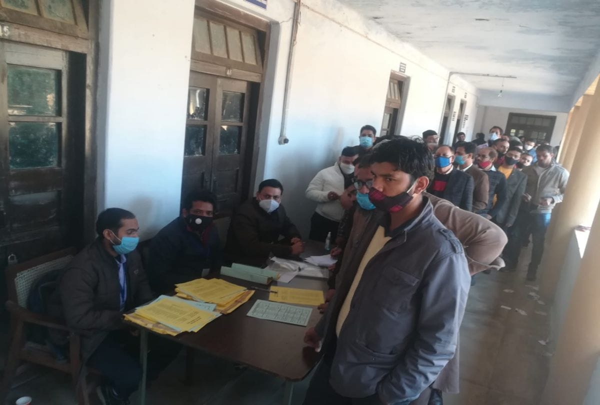 auta election voting in dr. Bhimrao Ambedkar University agra