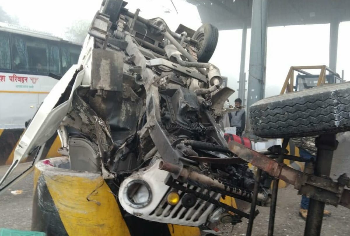 many students injured after road accident in basti