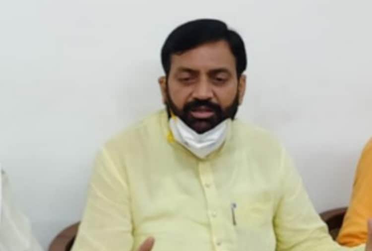 BJP MP and MLA reaction on Video of eating who goes viral on Social Media