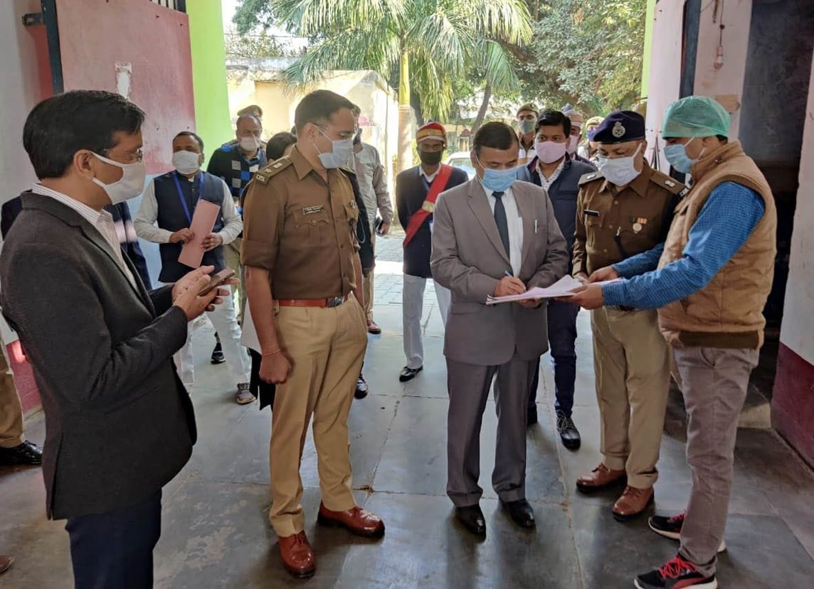 prisoners case must bring in Lok Adalat , say District judge