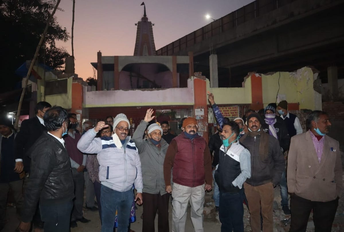 Raised platform in the night, jurist Hanuman temple will be grand