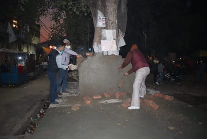Raised platform in the night, jurist Hanuman temple will be grand