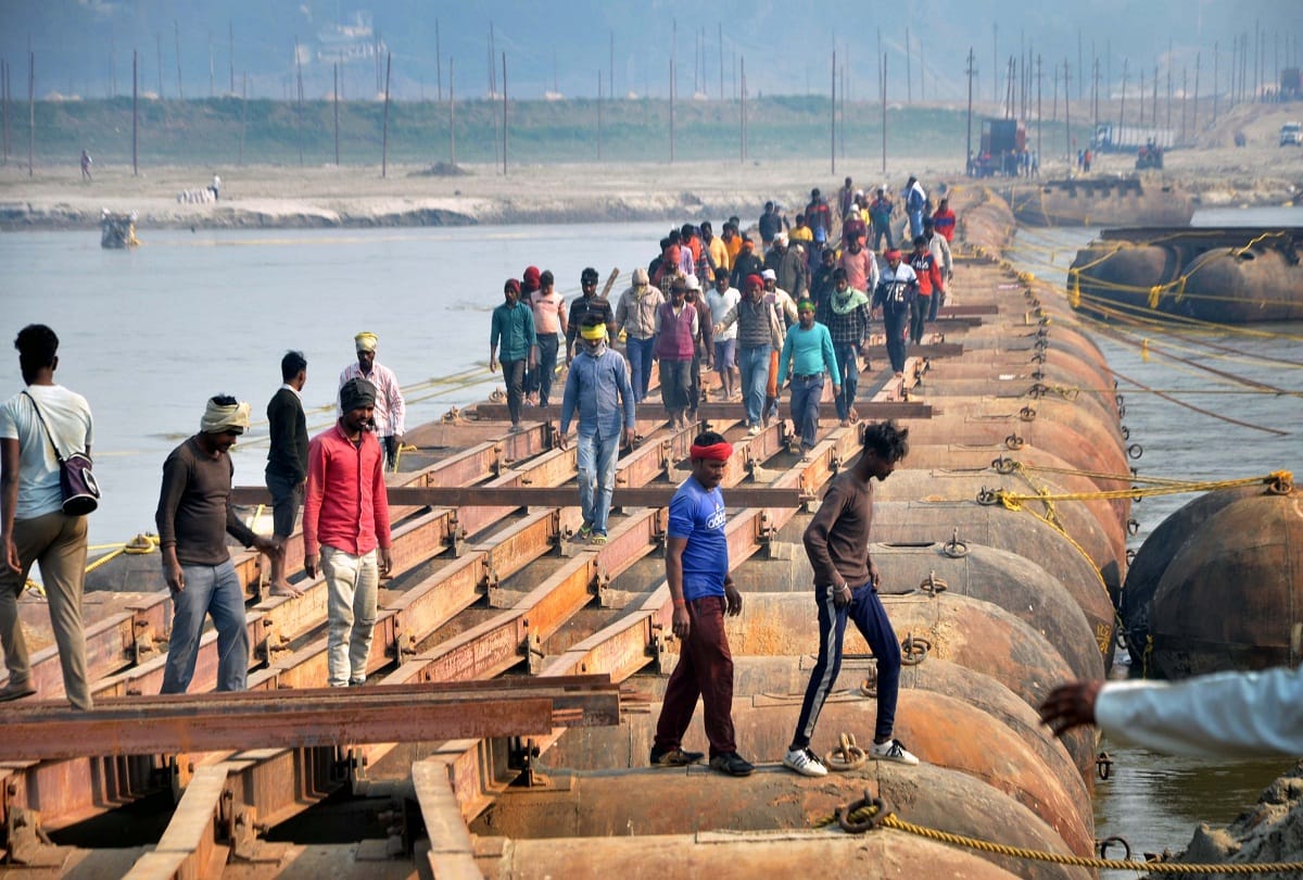magh mela 2021: Triveni Pantoon bridge broken due to alignment wrong