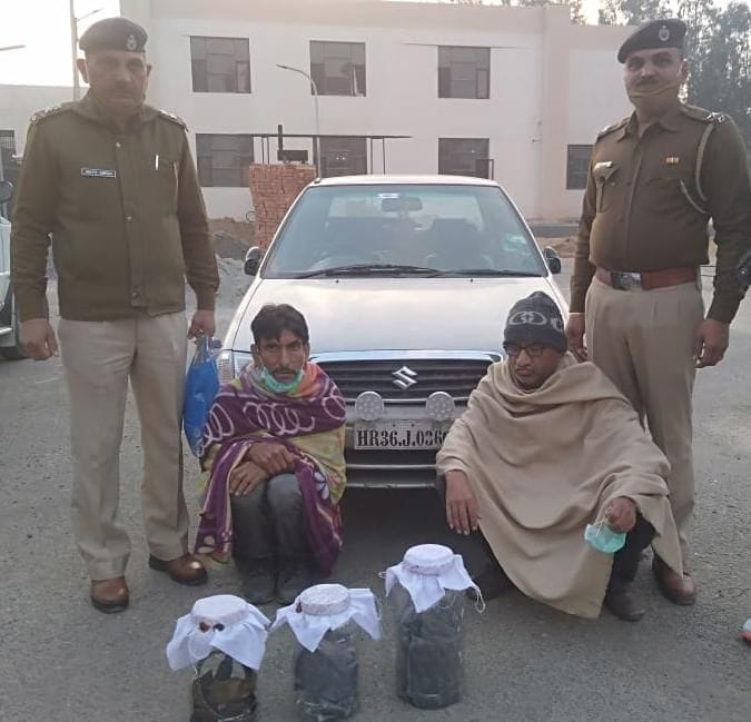 Two smugglers arrested with 7.14 kg of opium