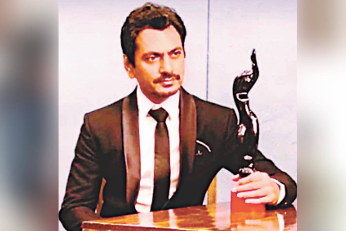 Bollywood actor Nawazuddin Siddiqui received the Best Actor Award, celebration in family in Muzaffarangar