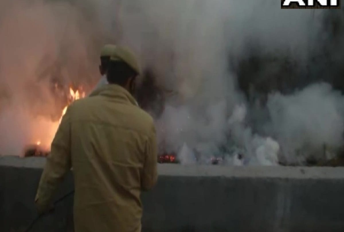Delhi: Fire breaks out in power house near Ghazipur border, situation under control