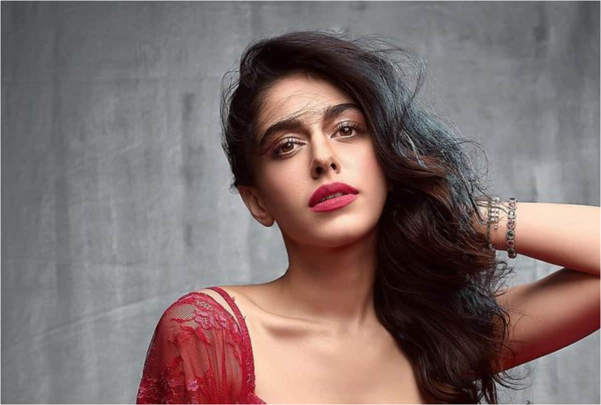 Alaya F Trolled for grabbing Best Female Debut Award at Filmfare