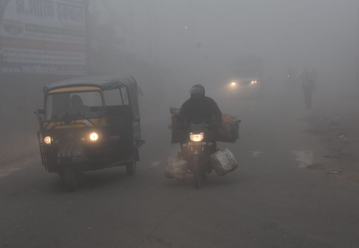 Fog halts the speed of vehicles