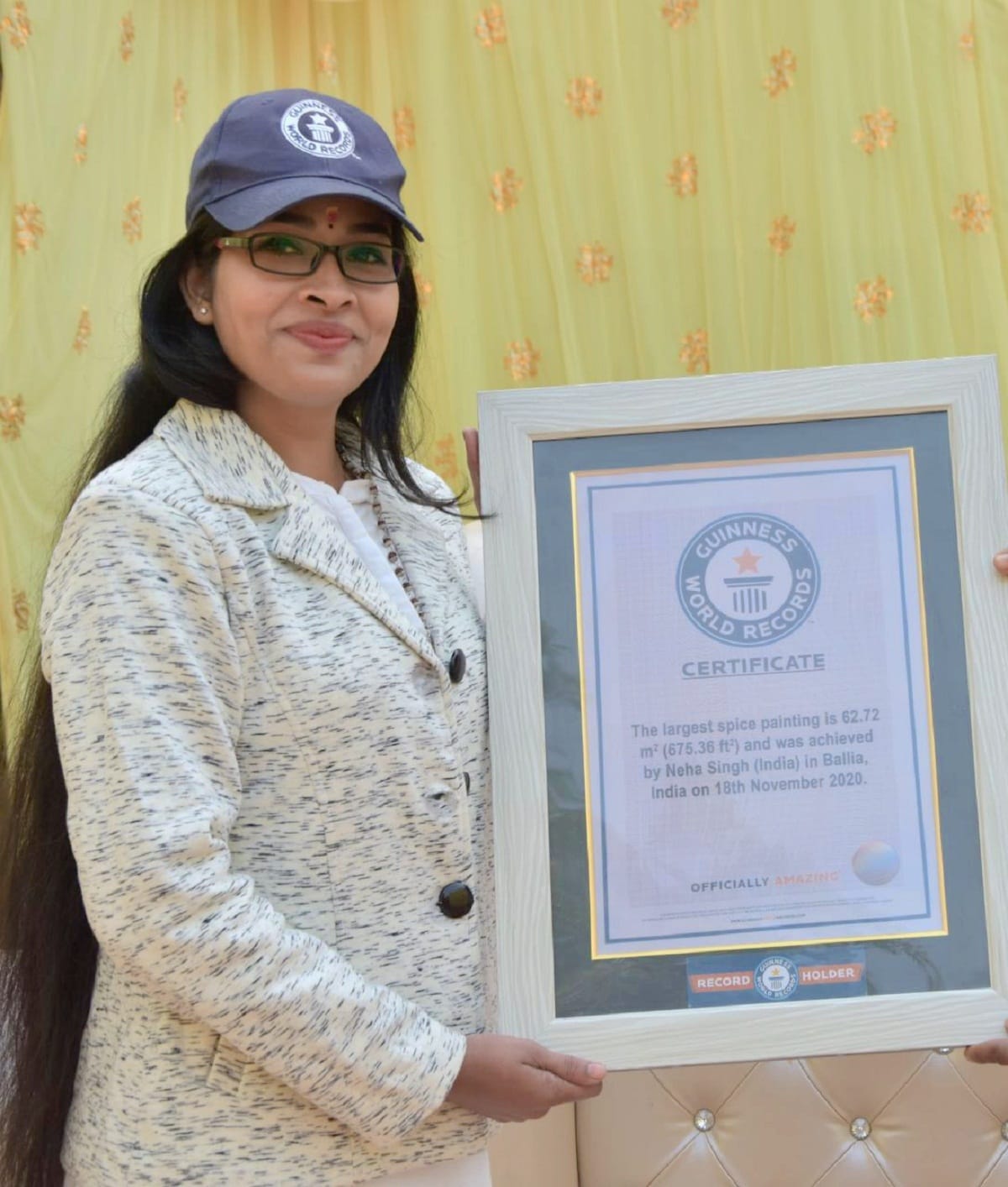 BHU student Neha Singh made painting of Moksha tree based on Bhagavad Gita with mineral colors recorded in Guinness Book of World Records