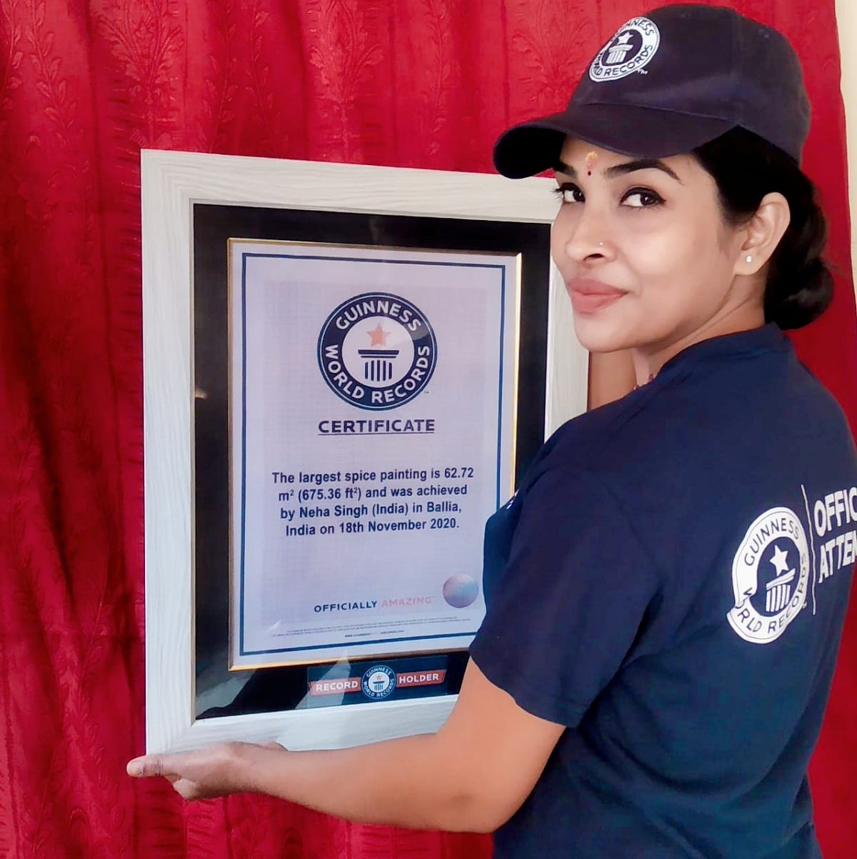 BHU student Neha Singh made painting of Moksha tree based on Bhagavad Gita with mineral colors recorded in Guinness Book of World Records