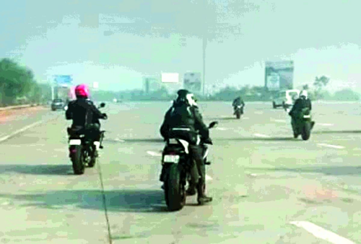 Bikers seen performing stunt on Yamuna Expressway even after decreased speed limit