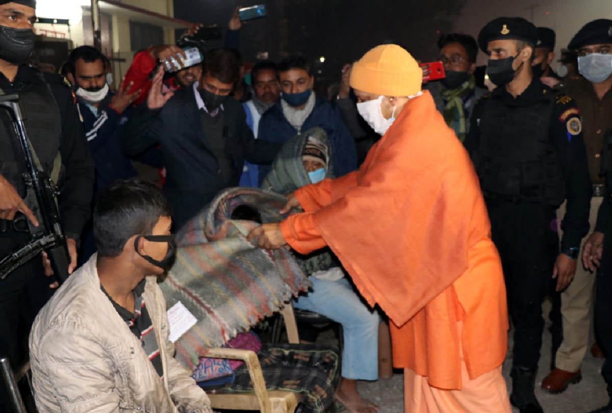 CM Yogi inspected rain shelters in gorakhpur due to heavy cold