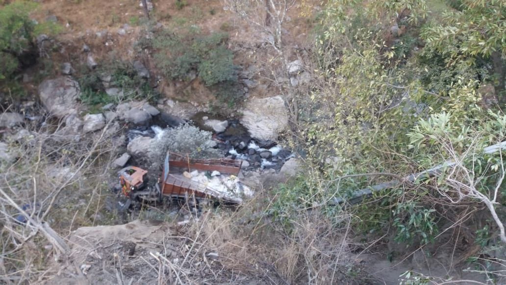 Driver-operator injured by dumper falling into ditch