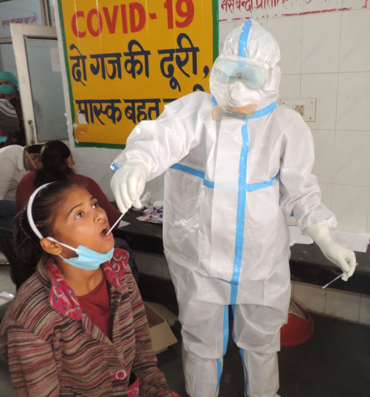 aath mile korona sankramit, chhah hue theek