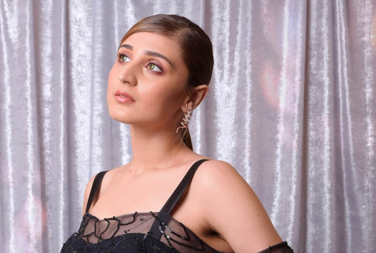 Dhvani bhanushali interview new songs nayan rached 54 million views singer performer pop icon