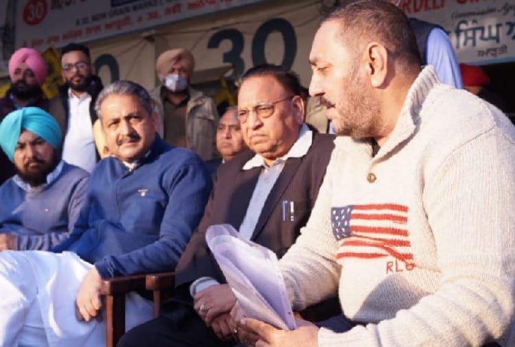 Opposition united in Punjab to protest against income tax raid