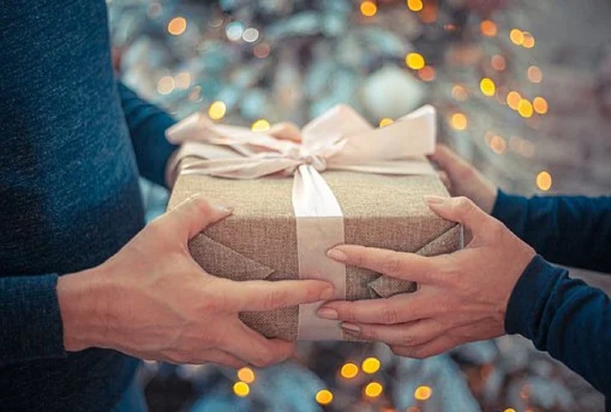 Happy Valentine Day Gift for Boyfriend in Hindi Special Gift Ideas For Boys