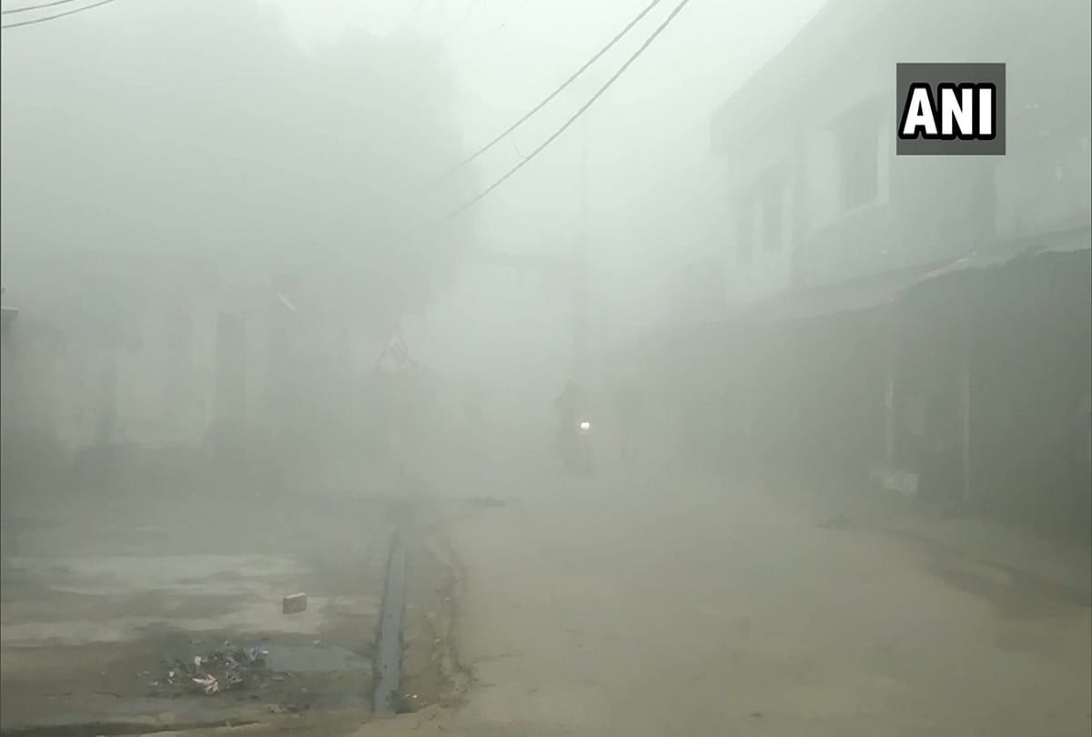 Extreme cold weather and pollution in Moradabad creates problem for people