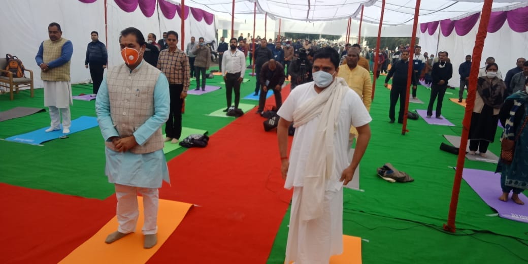 Uttarakhand Assembly winter session 2020: mla does yogasana before session