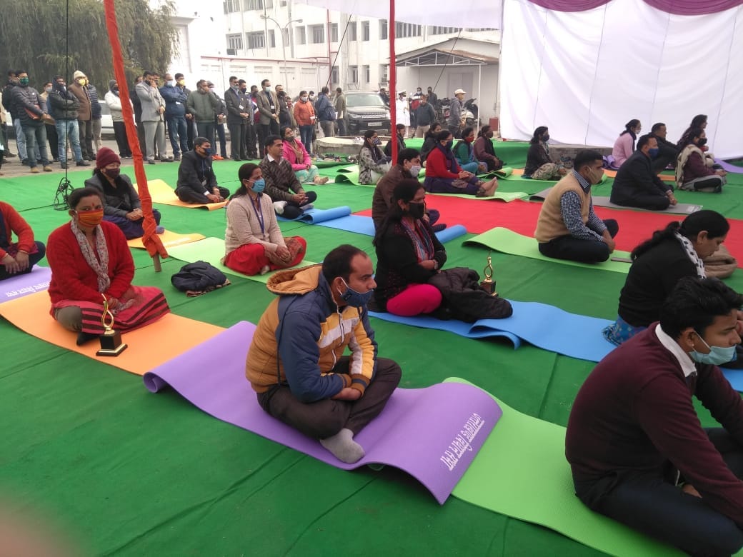 Uttarakhand Assembly winter session 2020: mla does yogasana before session