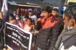 नेपाल के बैतड़ी में रैली निकालते सीपीएन  माओवादी संगठन के लोग।