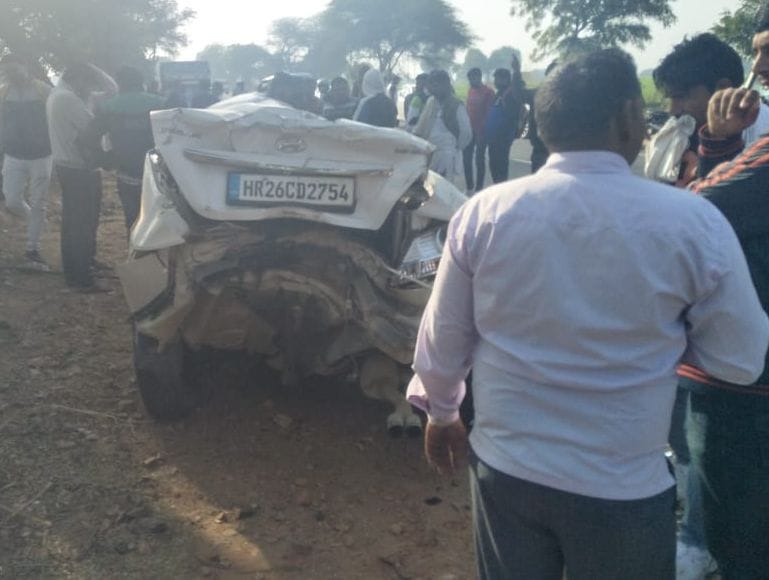 A car bump on a tree, driver died