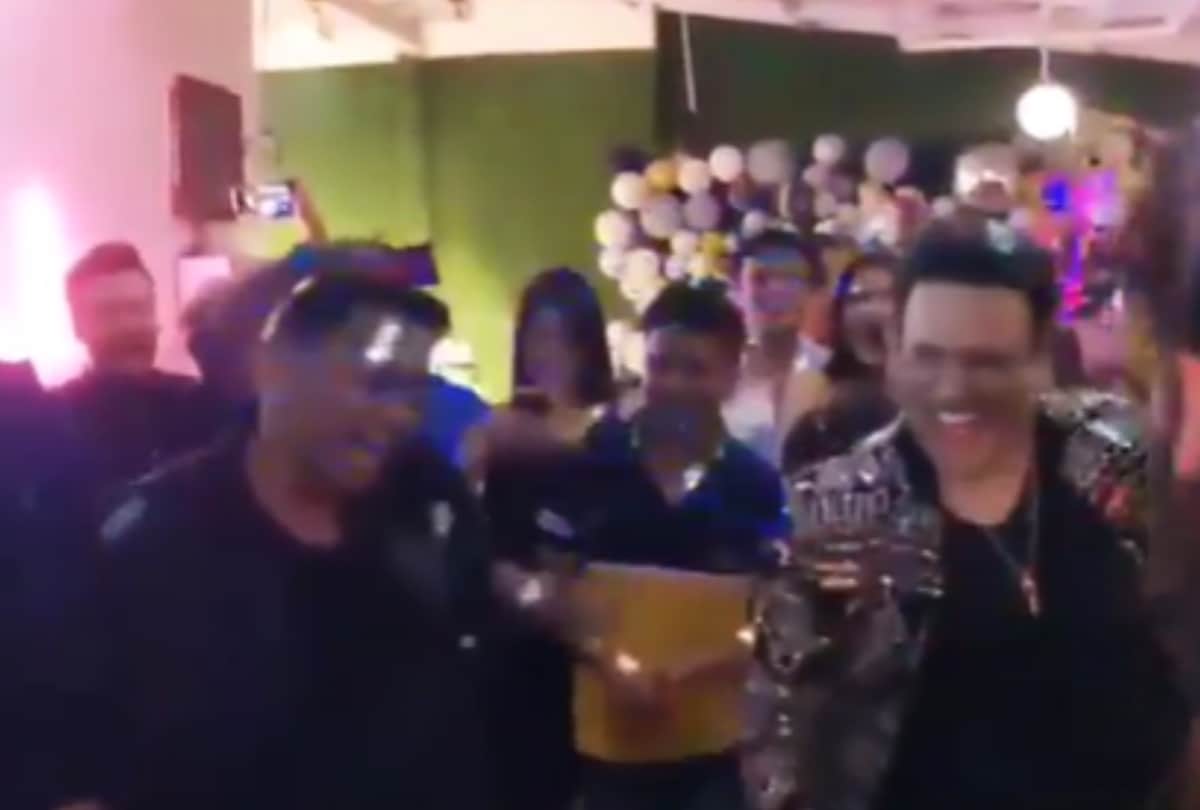 Govinda birthday bash dance with wife sunita also Shakti Kapoor joins him Watch video