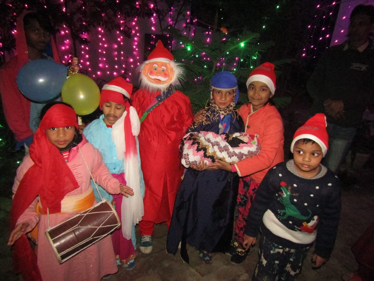 Children celebrated Christmas festival with great pomp in school