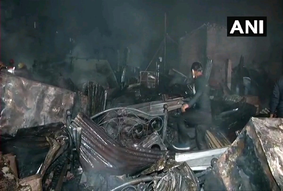 Fire breaks out in Kolkata, Fire breaks out at a locality near Bengal Chemicals at EM Bypass near Ultadanga