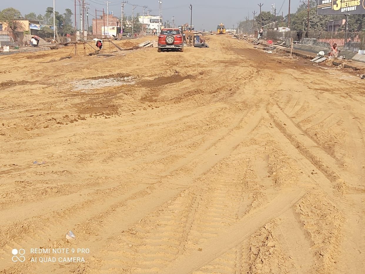 Indicators not placed near overbridge under construction