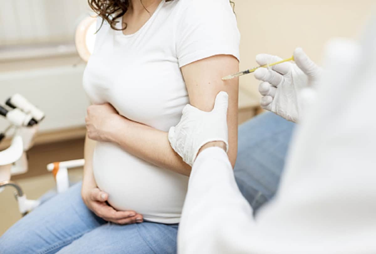 Is Covid vaccination safe for pregnant women, what WHO advises
