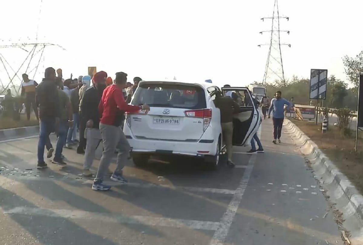 Farmers attacked Moradabad SSP Prabhakar Chaudhary car in Rampur