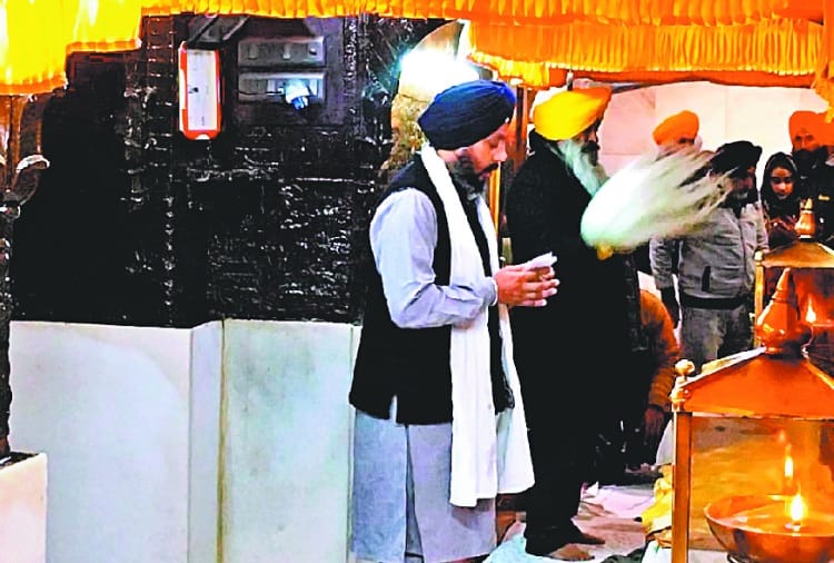 SGPC Suspended Gurudwara Manager and Granthi 