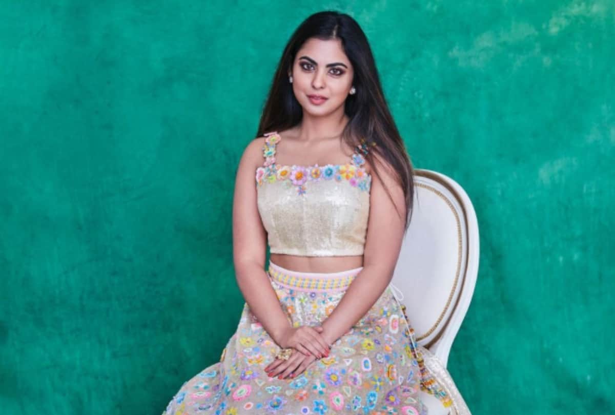 Mukesh ambani daughter Isha Ambani stylish and most beautiful pictures