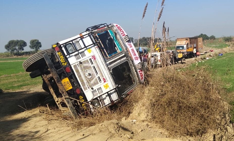 pipe line, oil stolen, tanker overturn