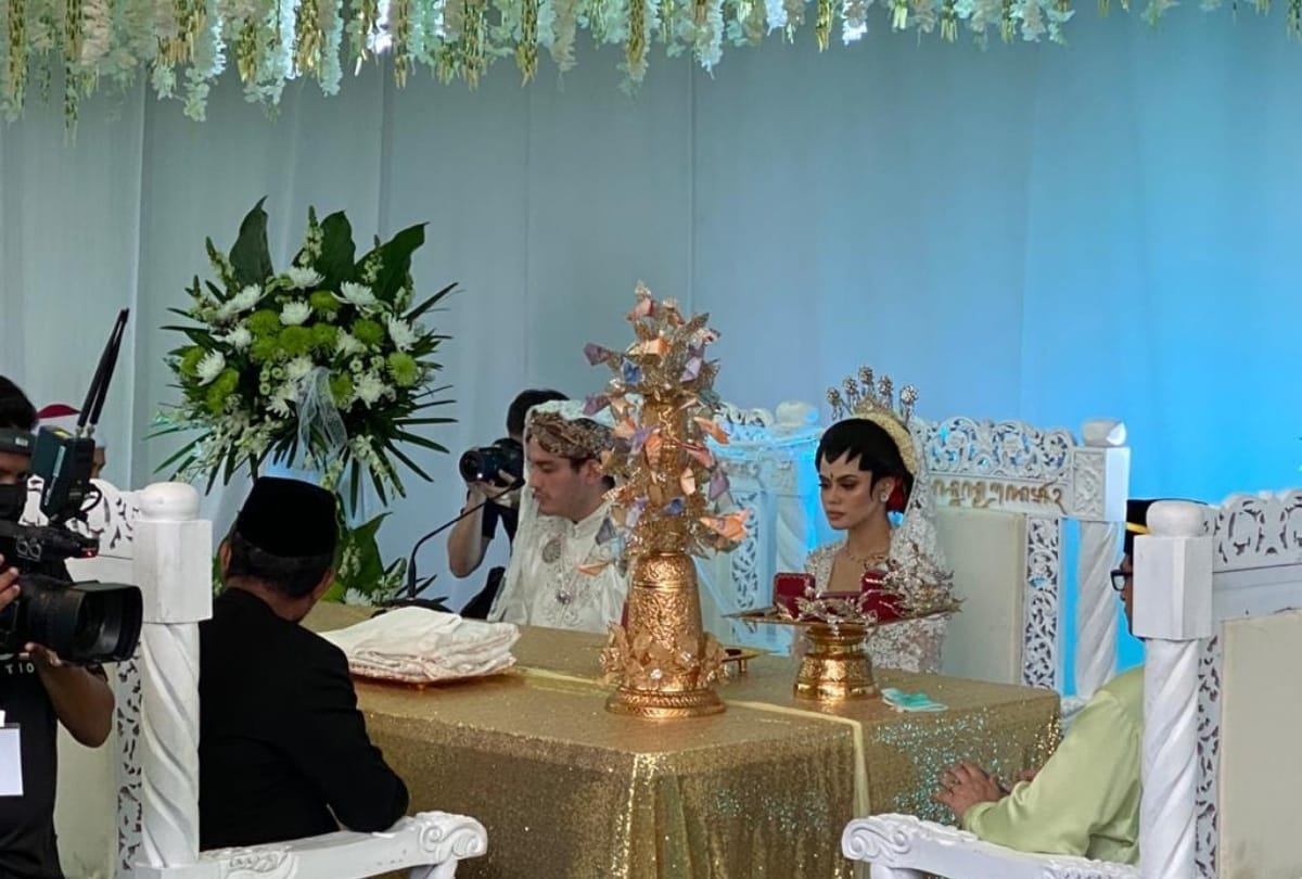 Tanku Mohammed Hafiz and Osiane Alahia marriage in coronavirus pandemic a wedding in malaysia that allows 20 guests 10 thousand called