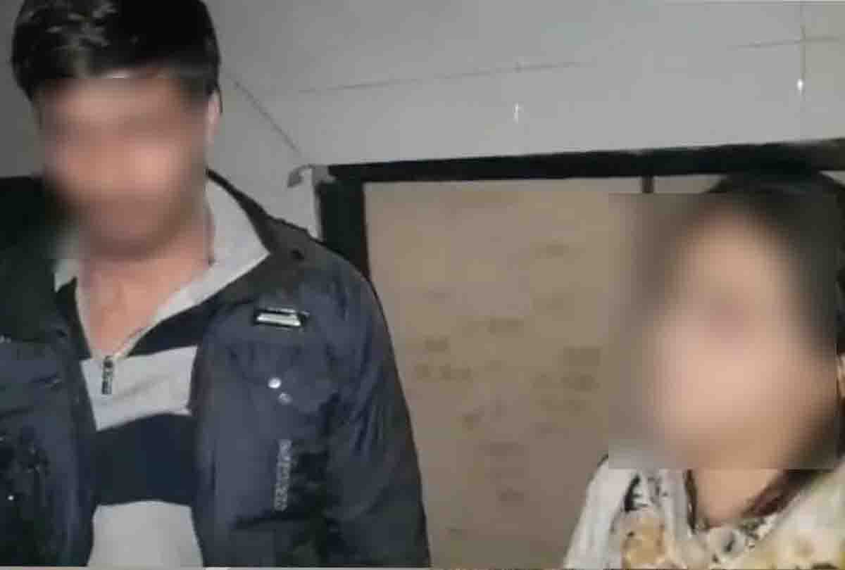Police entered the gym at midnight with informer, beaten the young man, indecency of the girl on the information of sex racket
